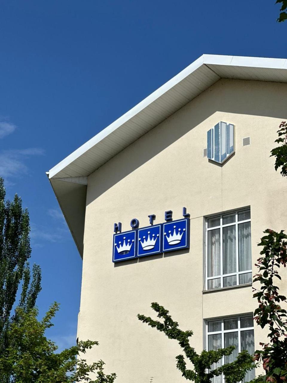 Tri Korony Hotel Cholpon-Ata Exterior foto
